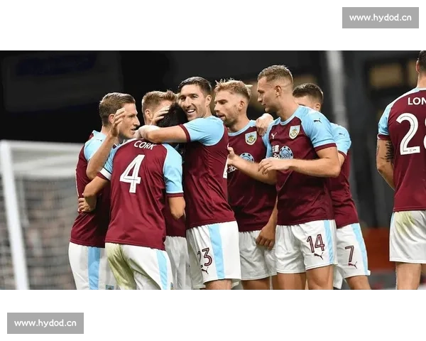 足球比赛全场攻防博弈与战术较量精彩回顾解析深度剖析与关键瞬间盘点 - 副本 (4) - 副本